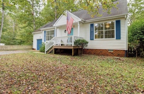 Berkeley Casa | 4 BR House, Near Williamsburg, William & Mary, Busch Gardens, Biking, Jamestown