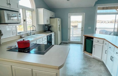 Norwood Casa | 4-BR Lakefront Home with Amazing Views