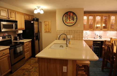 Crested Butte Condominio | 4 dormitorios, capacidad para 9 condominios de montaña con piscina y jacuzzi!
