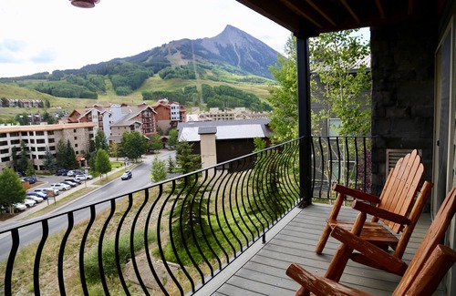 Crested Butte Condominio | 4 dormitorios, capacidad para 9 condominios de montaña con piscina y jacuzzi!