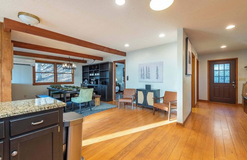 Wolf Laurel Casa | 4 Br Mountain Views Sleeps 10 Sauna Hot Tub Arcade