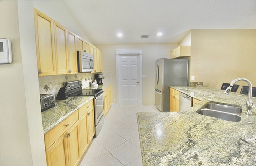Port Saint Lucie Casa | 4 BR, Private Heated Saltwater POOL and Tiki Bar