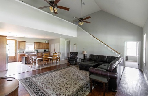 Normandy Casa | 4 BR Ranch Stay on the Duck River with Ponds HS#3