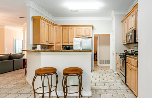 Paris Casa | 4 BR Spacious Luxury Home, 3 beds are King, perfect for executives or a family