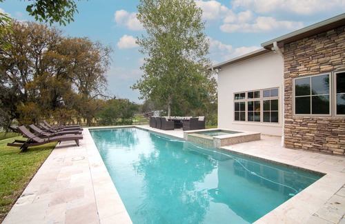 Rosenberg Villa | 4 BR Villa w/ Heated Pool & Spa , Sauna,Turkish Hammam BBQ and Huge Backyard