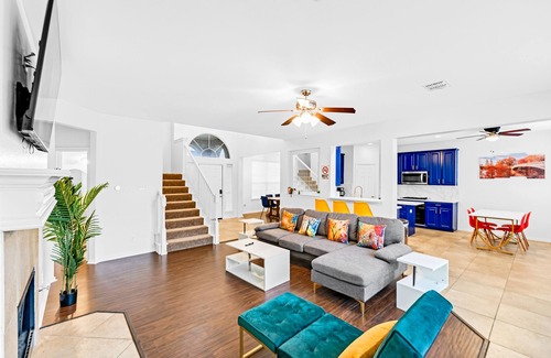 South Arlington Casa | 4 BR w/pool, 10 min to Six flags, AT&T Stadium & Globe life park