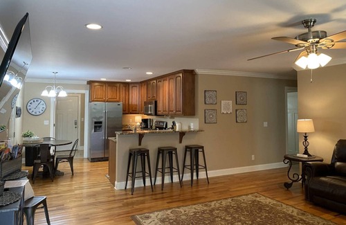 Lookout Valley Neighborhood Association Casa | 4 BR - Walk to the Venue - 10 minutes to Downtown and Lookout Mountain