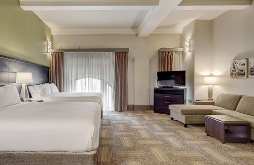Downtown Baltimore Hotel | 4 Charming Suites for Unforgettable Stay w/ Kitchen - Pets Allowed!