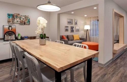 Greenbelt Casa | 4 Comfortable Units w/Cooking Space Minutes from Maryland Landmarks