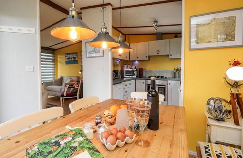 Faversham Cabaña | 4 COUNTRY VIEW PARK, character holiday cottage in Seasalter