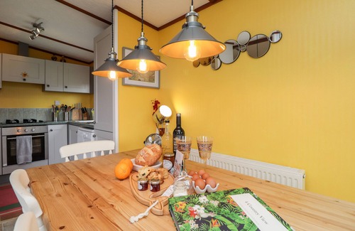 Faversham Cabaña | 4 COUNTRY VIEW PARK, character holiday cottage in Seasalter
