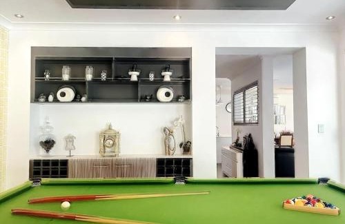 Calamvale Casa | 4 Ensuites Patio Pool BBQ Billiards Media Room