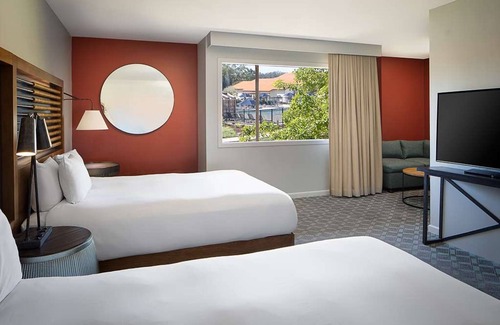 Santa Cruz Hotel | 4 Family Ready Rooms | Resort w/ Stunning Santa Cruz Mountains