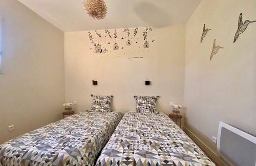 Birac-sur-Trec Casa | 4 * gîte with swimming pool on the slopes