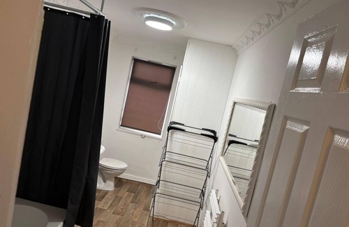 Leicester Casa | 4-guest Charm Home W/street Parking & Wifi & Party
