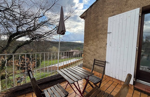 Artignosc-sur-Verdon Casa | 4-guest flat w/ terrace & shared pool – Verdon countryside