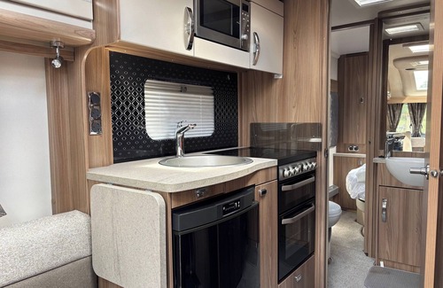 Durham Cabina | 4 Guests - Pet Friendly - Durham Caravan Retreat