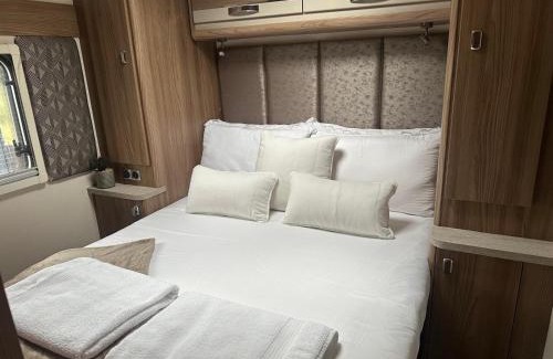 Durham Casa | 4 Guests - Pet Friendly - Durham Caravan Retreat