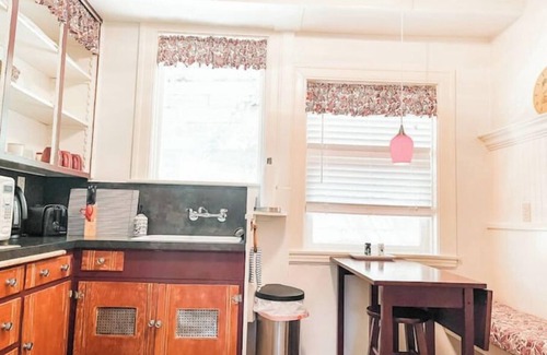 Mariposa Apartamento | #4 Historic Downtown Apartment w/kitchen