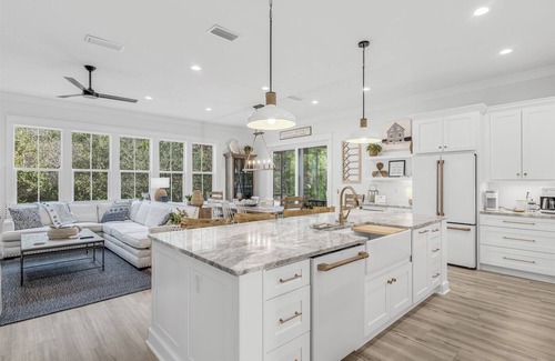 Lakeside at Blue Mountain Beach Casa | 4 KING En-suites + Media/bunk room, 4 Bikes and beach chairs, Golf Cart Option `Seaglass`