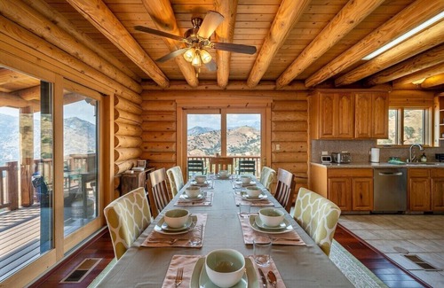Three Rivers Cabina | 4 Kings Log Cabin 150 Acres Spectacular Views