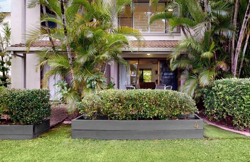 Noosaville Villa | 4 Kurrambah at Noosa Sound
