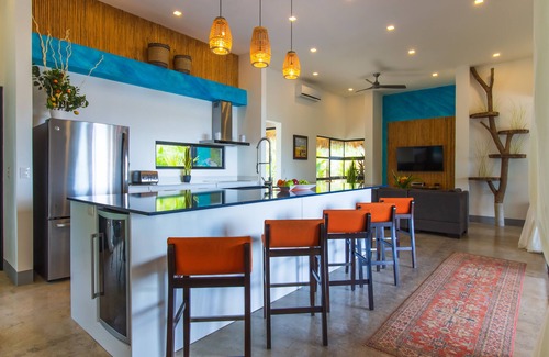 Tamarindo Villa | 4 Alojamientos con vista al mar hasta 20 personas