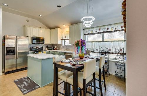 South Arlington Casa | 4 Mi to ATandT Stadium Home with BBQ in Grand Prairie