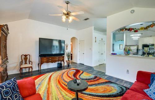 South Arlington Casa | 4 Mi to ATandT Stadium Home with BBQ in Grand Prairie