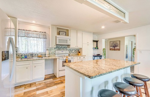 Ocean City Casa | 4 Mi to Beach: Spacious Fort Walton Beach Retreat!