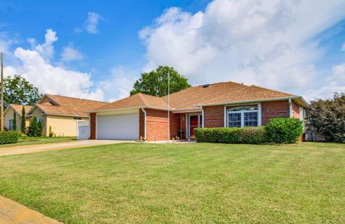 Ono Island Casa | 4 Mi to Beach Home with Fenced Yard in Pensacola!