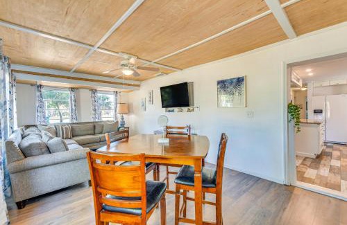 Ocean City Casa | 4 Mi to Beach Spacious Fort Walton Beach Retreat!