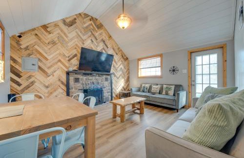 Blakeslee Casa | 4 Mi to Big Boulder Lake Poconos Cabin Escape!