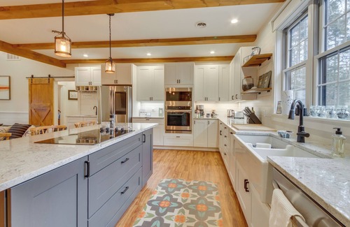 Boothbay Casa | 4 Mi to Boothbay Harbor: Quiet Retreat w/ Deck