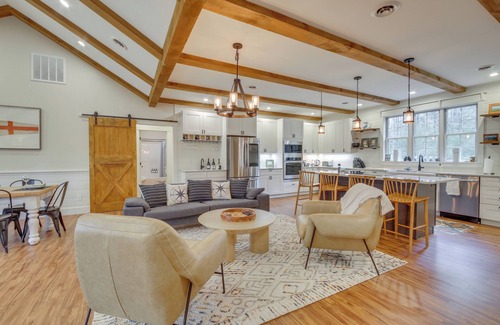 Boothbay Casa | 4 Mi to Boothbay Harbor: Quiet Retreat w/ Deck