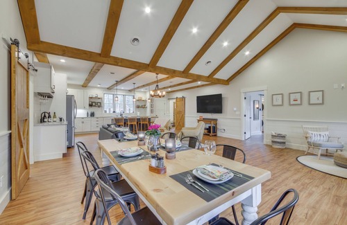 Boothbay Casa | 4 Mi to Boothbay Harbor: Quiet Retreat w/ Deck