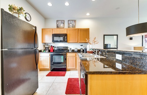 Sunset Lakes Casa | 4 Mi to Disney World: Townhome w/ Hot Tub & Lanai!