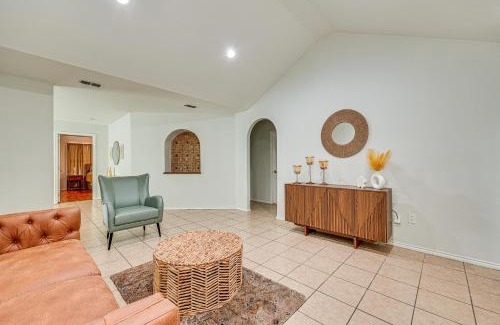 Brownsville Casa | 4 Mi to Dtwn Brownsville Family Home with Yard!