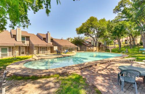 Parker Lane Apartamento | 4 Mi to Dtwn Gem with Pool Access and Patio in Austin