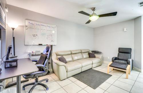 Parker Lane Apartamento | 4 Mi to Dtwn Gem with Pool Access and Patio in Austin