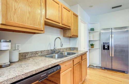 South Riverside Casa | 4 Mi to Dtwn Jacksonville: Chic Home w/ Porch!