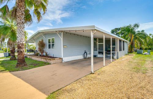 North Sarasota Casa | 4 Mi to Dtwn Sarasota! Family Home with Pool Access