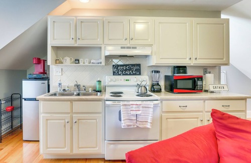 Summerville Apartamento | 4 Mi to Dtwn: Simplistic Summerville Studio