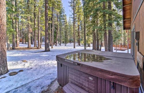 Truckee Casa | 4 Mi to Dtwn Truckee Tahoe Donner Home with Hot Tub