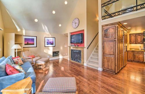 Truckee Casa | 4 Mi to Dtwn Truckee Tahoe Donner Home with Hot Tub