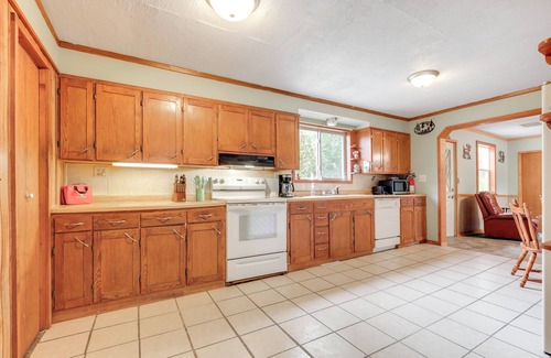 Glidden Casa | 4 Mi to Gordon Lake: Family Retreat in Glidden!