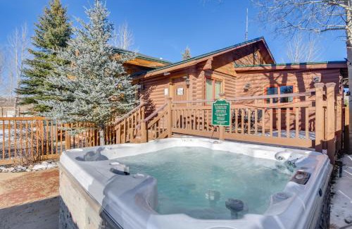 Granby Casa | 4 Mi to Granby Ranch Cabin with Hot Tub Access!
