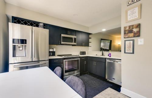 Humble Casa | 4 Mi to IAH Suburban Houston Townhome