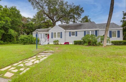 Fort Pierce Casa | 4 Mi to Jetty Park Beach! Family Home with Game Room