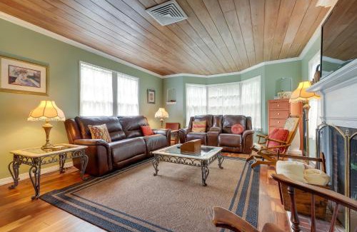 Fort Pierce Casa | 4 Mi to Jetty Park Beach! Family Home with Game Room
